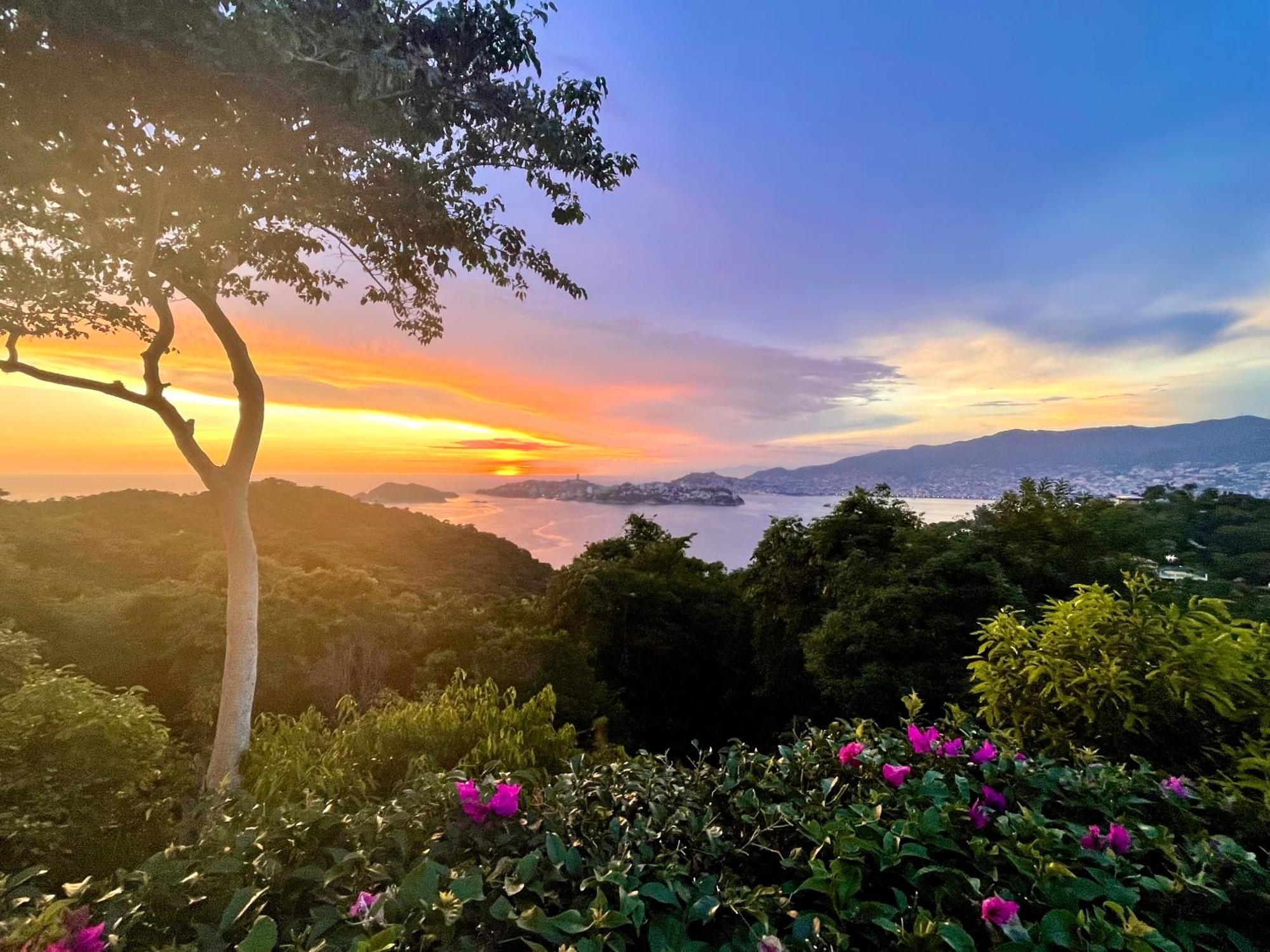 Encanto Acapulco Bagian luar foto